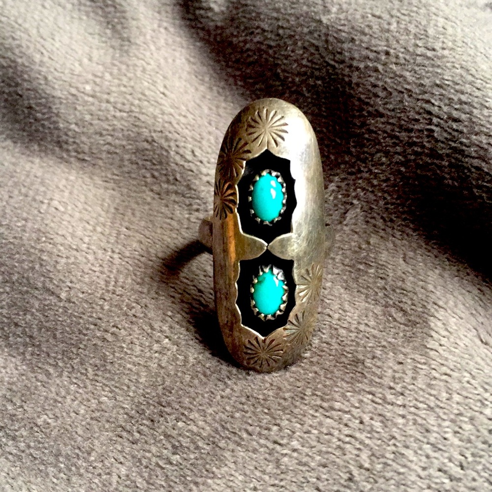 Vintage southwestern style turquoise silver ring